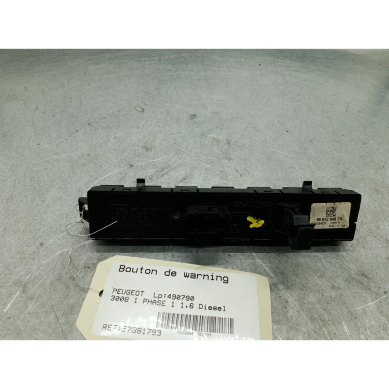 Bouton de warning PEUGEOT 3008 1 Photo n°1