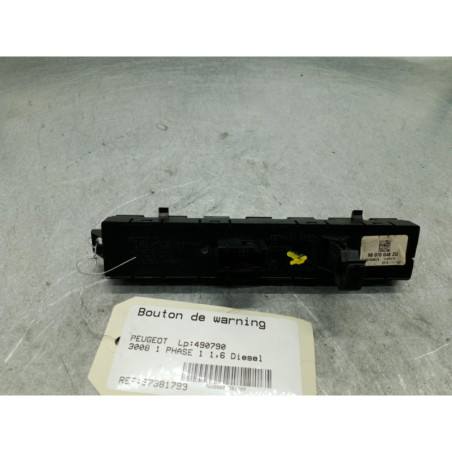 Bouton de warning PEUGEOT 3008 1