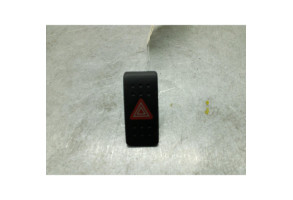 Bouton de warning SUZUKI SX4 1 Photo n°1