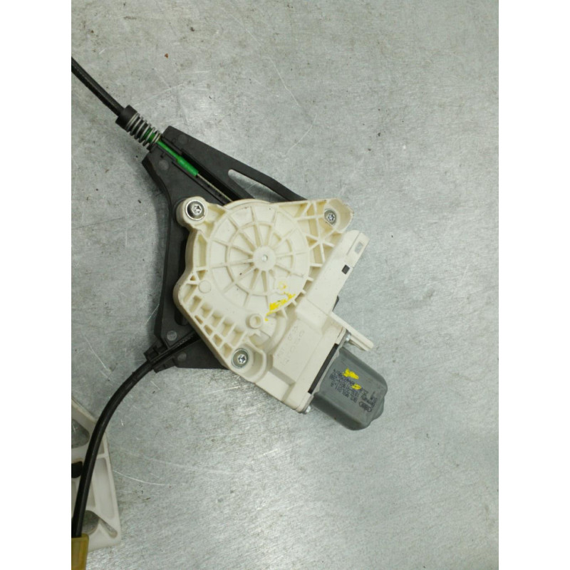 Leve vitre electrique arriere droit AUDI A1 1 Photo n°1