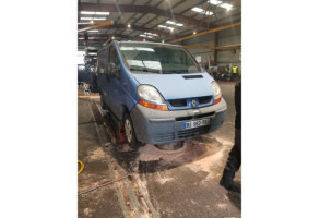 Calandre RENAULT TRAFIC 2 Photo n°12