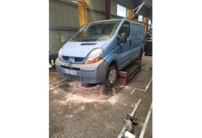 Calandre RENAULT TRAFIC 2 Photo n°13
