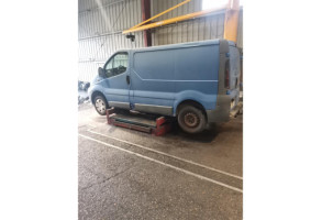 Calandre RENAULT TRAFIC 2 Photo n°15