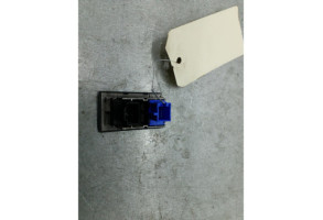 Bouton de warning VOLKSWAGEN SCIROCCO 3 Photo n°2