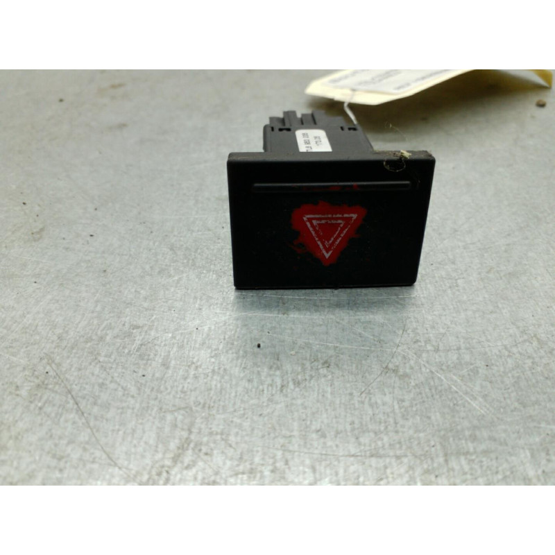 Bouton de warning VOLKSWAGEN TOUAREG 1 Photo n°1
