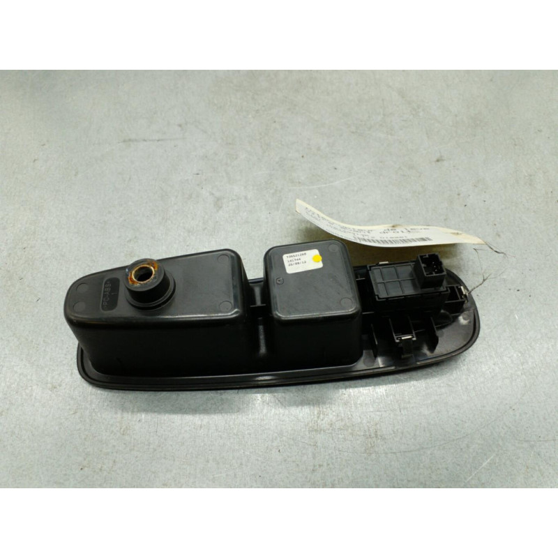 Interrupteur de leve vitre avant droit FIAT 500L Photo n°1