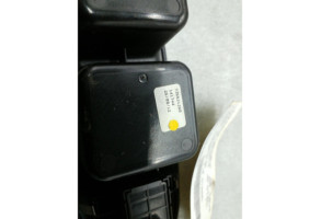 Interrupteur de leve vitre avant droit FIAT 500L Photo n°3