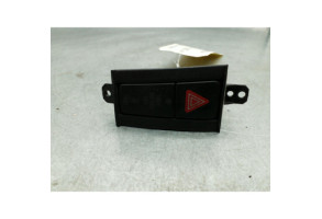 Bouton de warning SUZUKI SWIFT 4 Photo n°1