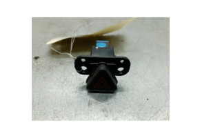 Bouton de warning CHEVROLET ORLANDO Photo n°1