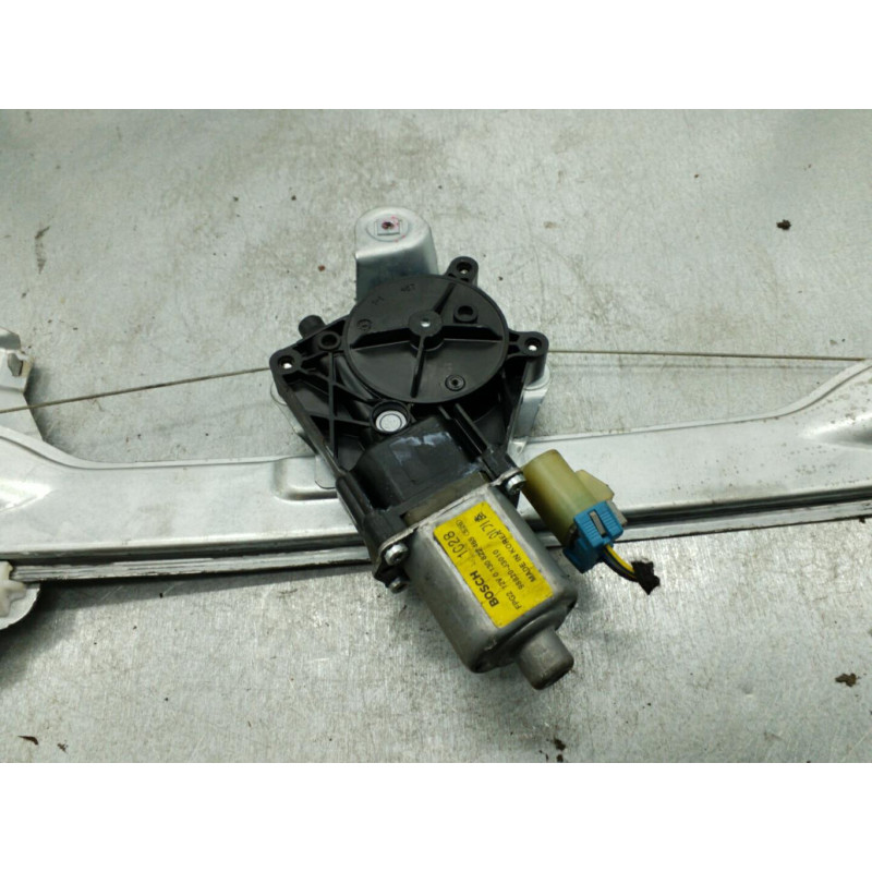 Leve vitre electrique arriere gauche CHEVROLET ORLANDO Photo n°1