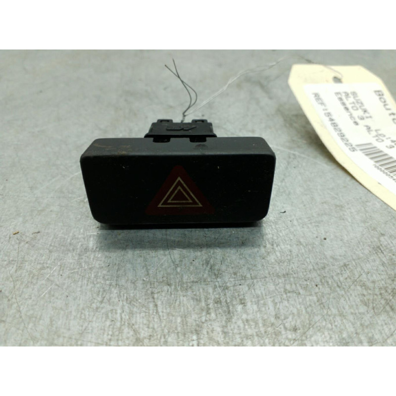 Bouton de warning SUZUKI ALTO 3 Photo n°1