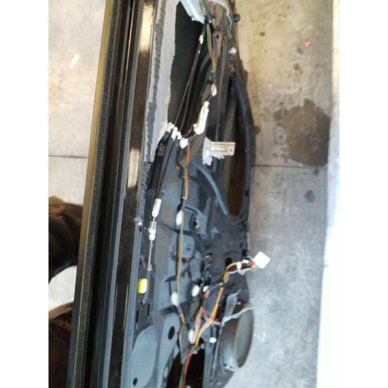 Porte avant droit SUZUKI SWIFT 3 Photo n°1