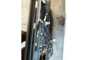 Porte avant droit SUZUKI SWIFT 3 Photo n°1
