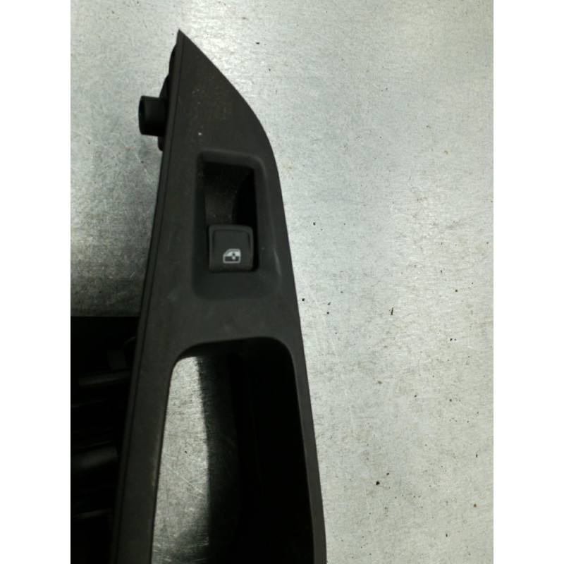 Interrupteur de leve vitre arriere gauche SEAT LEON 3 Photo n°1