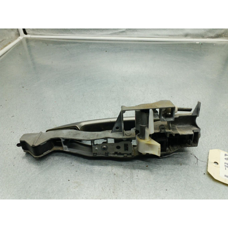Poignee porte arriere droit PEUGEOT 5008 1 Photo n°1