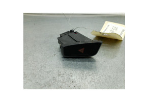 Bouton de warning AUDI A4 3 Photo n°2