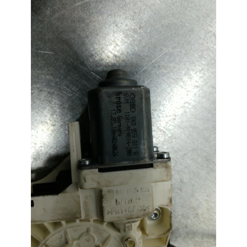Leve vitre electrique arriere gauche AUDI A4 3 Photo n°1