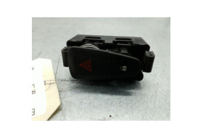 Bouton de warning RENAULT LATITUDE Photo n°1