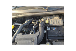 Feu arriere stop central RENAULT CLIO 3 Photo n°18