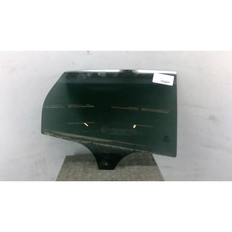 Vitre arriere droit FORD FOCUS 3 Photo n°1