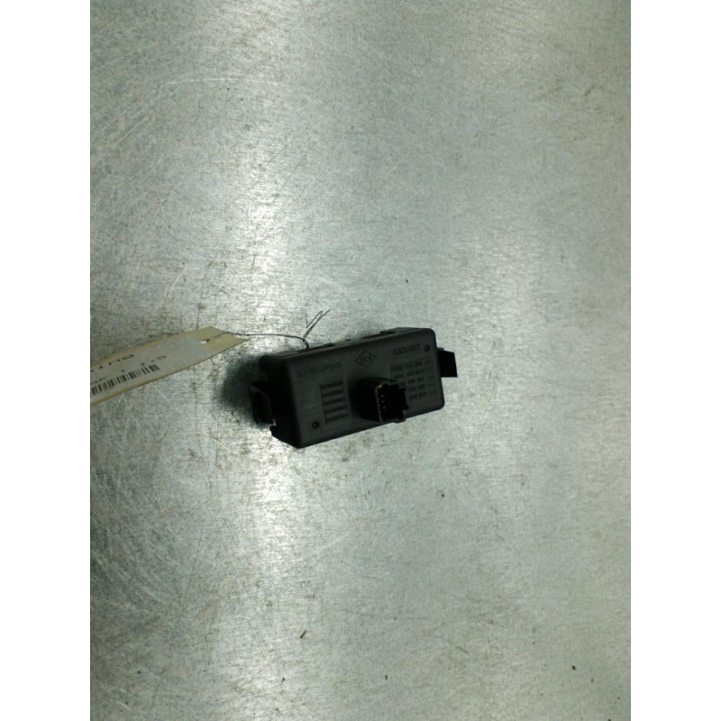 Bouton de warning RENAULT GRAND SCENIC 3 Photo n°1
