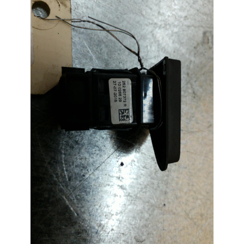 Bouton de warning RENAULT CLIO 4 Photo n°1