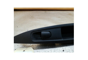 Interrupteur de leve vitre arriere gauche NISSAN QASHQAI 2 Photo n°3
