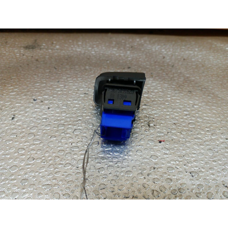 Bouton de warning PEUGEOT 208 1 Photo n°1