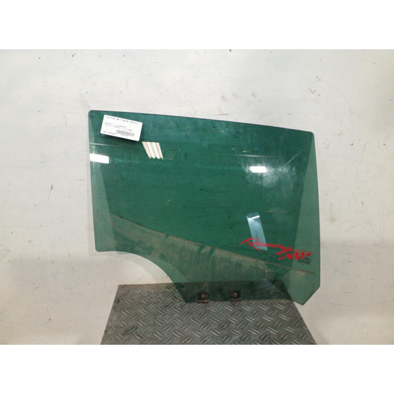 Vitre arriere droit RENAULT CLIO 4 Photo n°1