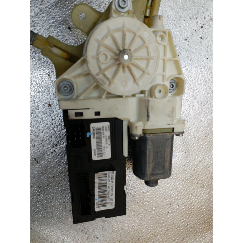 Leve vitre electrique avant gauche RENAULT LAGUNA 3 Photo n°1