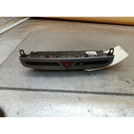 Bouton de warning PEUGEOT 308 1