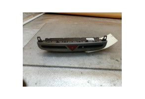 Bouton de warning PEUGEOT 308 1 Photo n°1