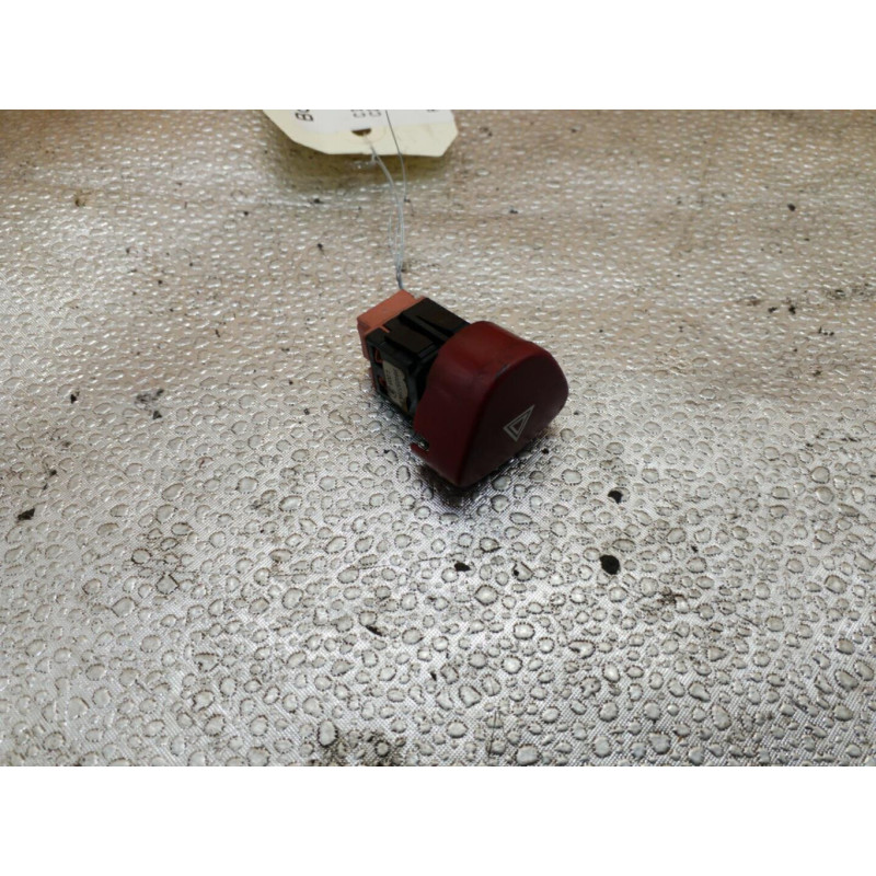 Bouton de warning CITROEN C2 Photo n°1