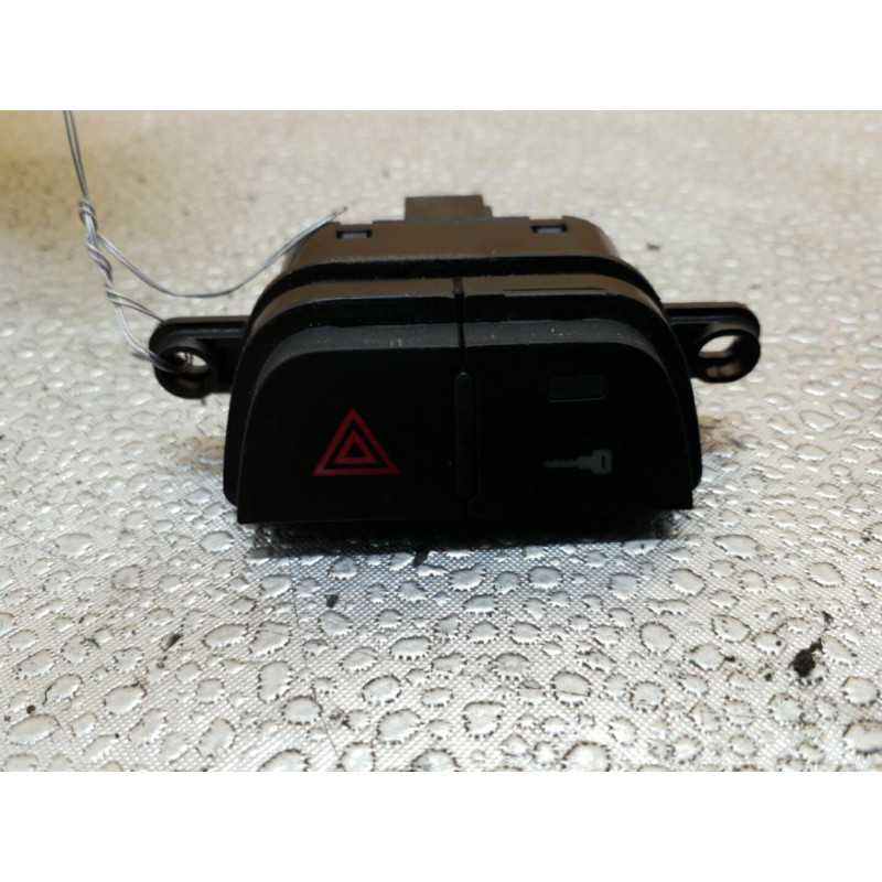 Bouton de warning ALFA ROMEO MITO Photo n°1