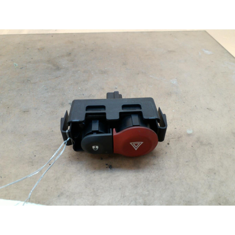 Bouton de warning RENAULT GRAND MODUS Photo n°1