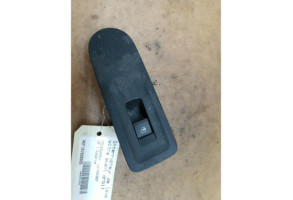 Interrupteur de leve vitre avant droit VOLKSWAGEN UP Photo n°2