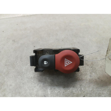 Bouton de warning RENAULT KANGOO 2