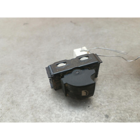 Interrupteur de leve vitre arriere droit PEUGEOT 308 2