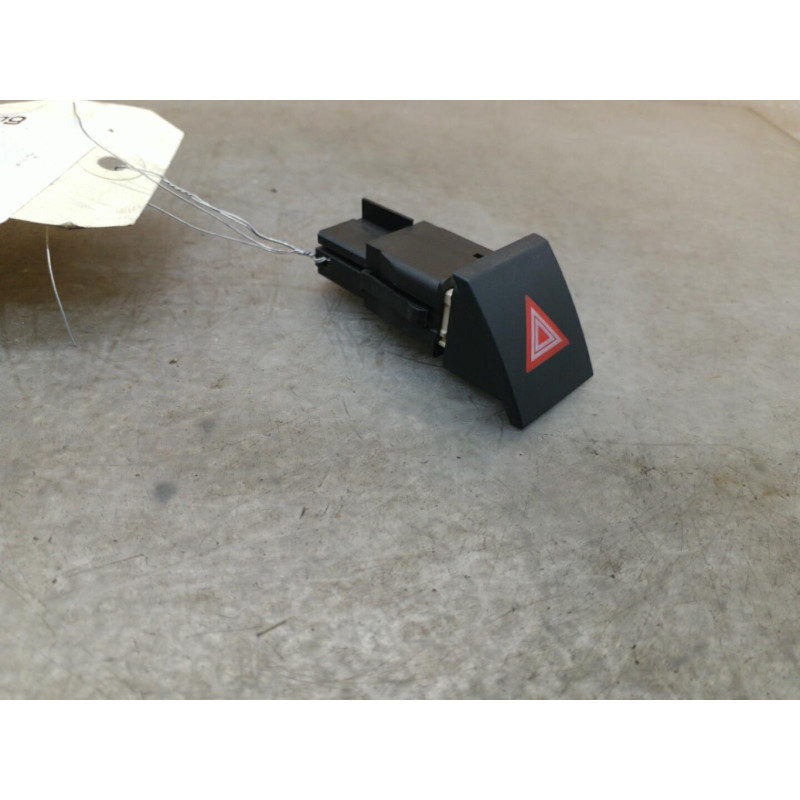 Bouton de warning SKODA ROOMSTER Photo n°1