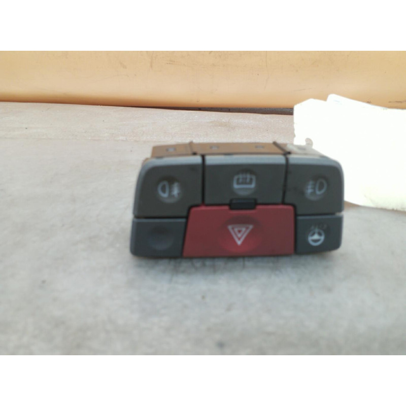Bouton de warning FIAT PANDA 2 Photo n°1