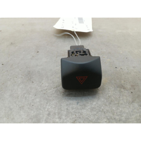Bouton de warning NISSAN NOTE 1