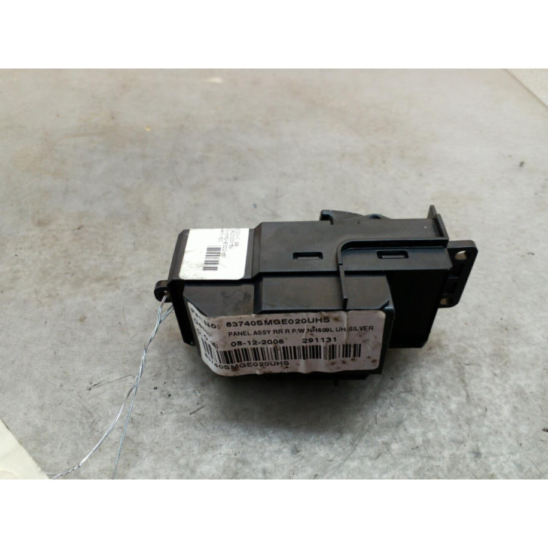Interrupteur de leve vitre arriere droit HONDA CIVIC 8 Photo n°1