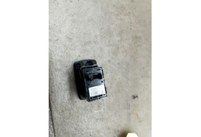 Interrupteur de leve vitre arriere droit BMW SERIE 1 F20 Photo n°1