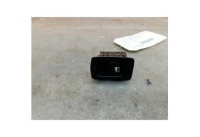Interrupteur de leve vitre arriere droit BMW SERIE 1 F20 Photo n°1