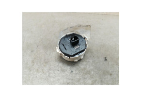 Bouton de warning TOYOTA YARIS 3 Photo n°2