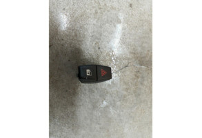 Bouton de warning BMW SERIE 5 E60 Photo n°2