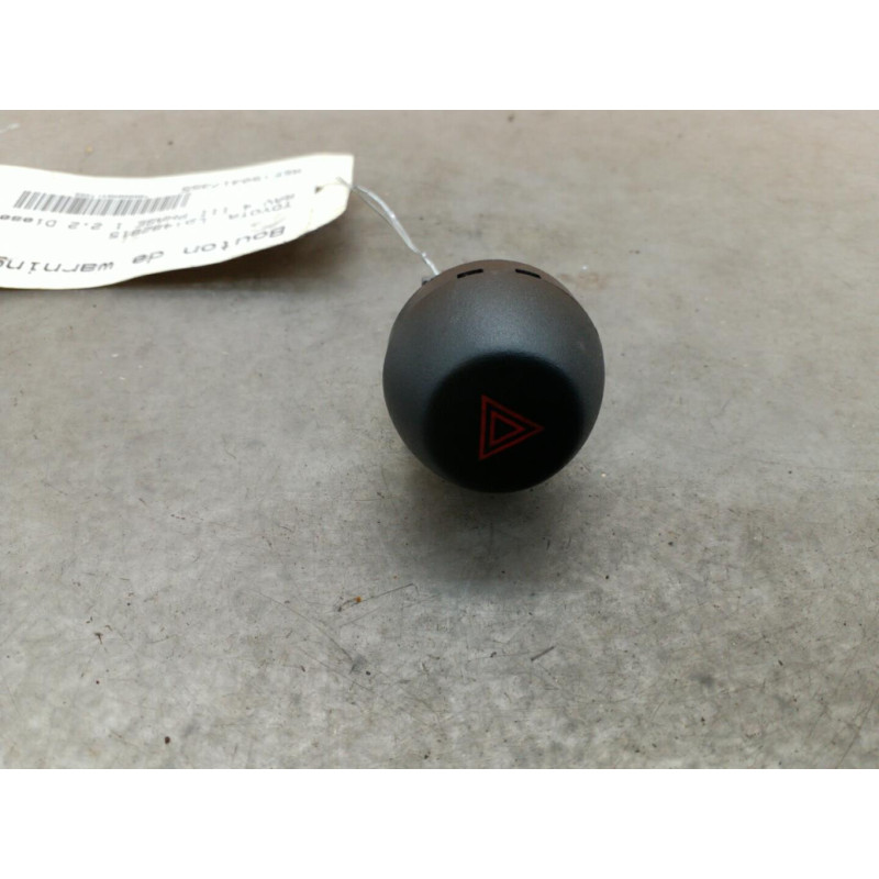 Bouton de warning TOYOTA RAV4 3 Photo n°1