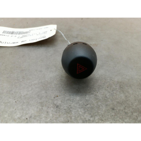 Bouton de warning TOYOTA RAV4 3