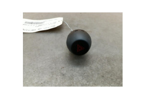 Bouton de warning TOYOTA RAV4 3 Photo n°1