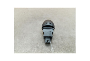 Bouton de warning TOYOTA RAV4 3 Photo n°2